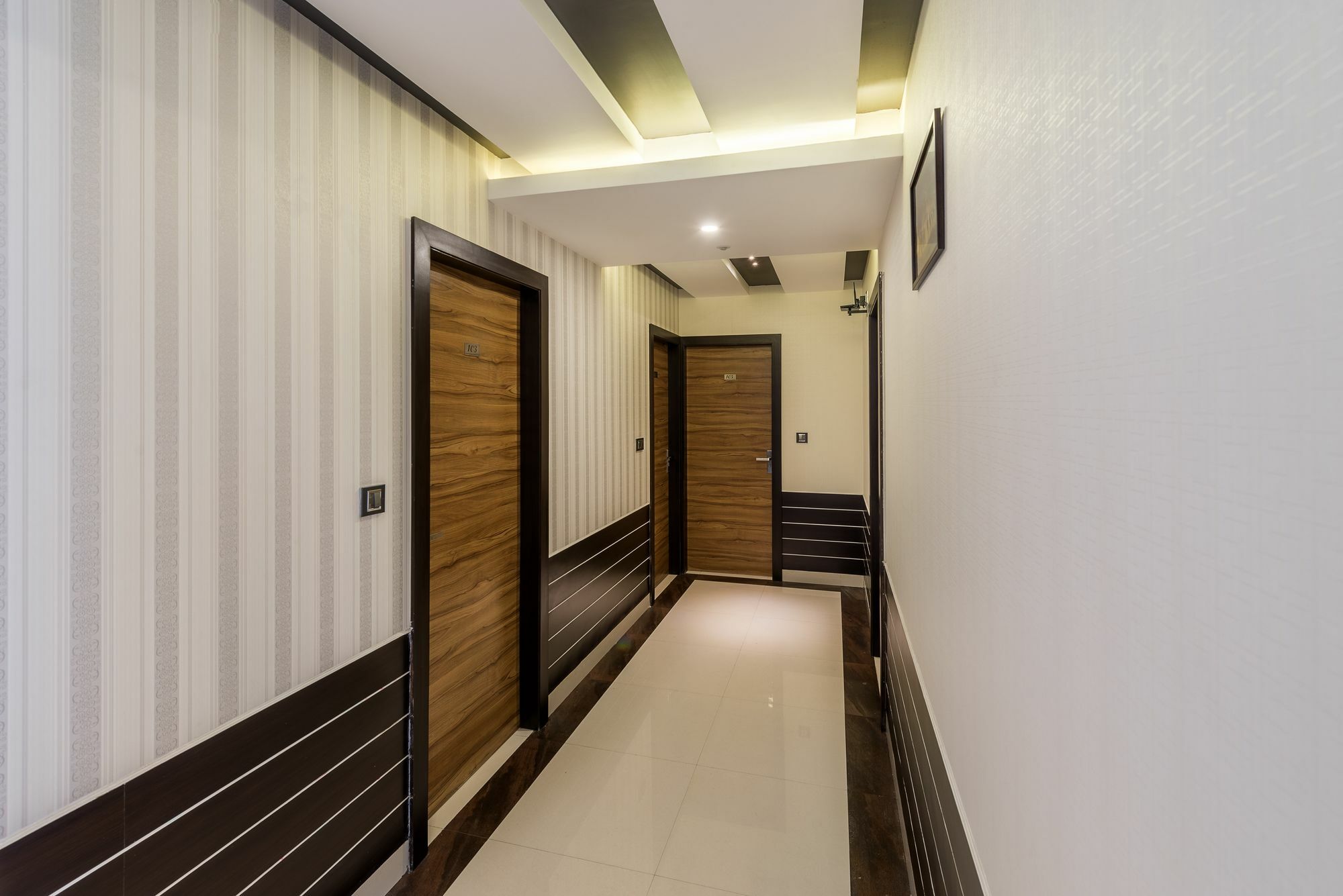 Отель Treebo Raj Premier, Indiranagar Бангалор Экстерьер фото